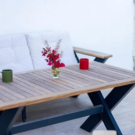 Soft 8 Villa