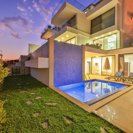 Villa Soft 8 *